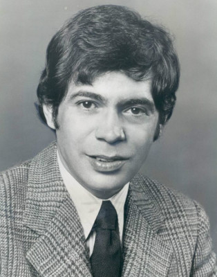 Reni Santoni profile Photo