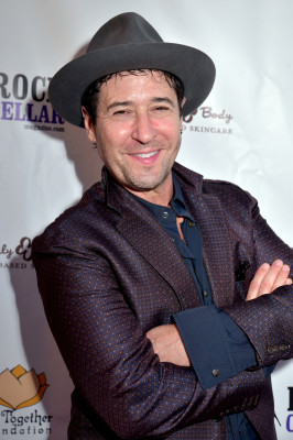 Rob Morrow profile Photo