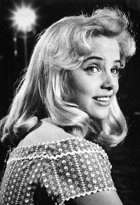 Sue Lyon profile Photo