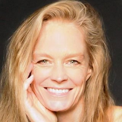 Suzy Amis Cameron profile Photo