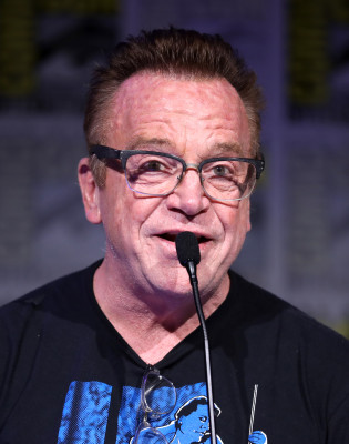Tom Arnold (actor) profile Photo