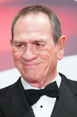 Tommy Lee Jones profile Photo