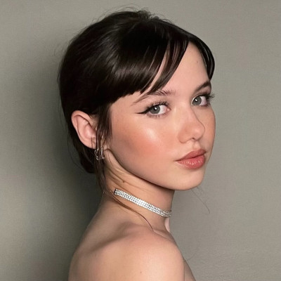 Violet McGraw profile Photo