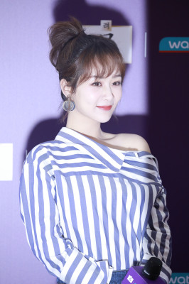 Yang Zi (actress) profile Photo