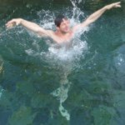 Damien Molony profile Photo