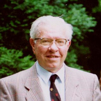Fred Hoyle profile Photo