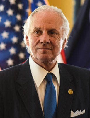 Henry McMaster profile Photo