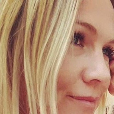 Jennie Garth profile Photo