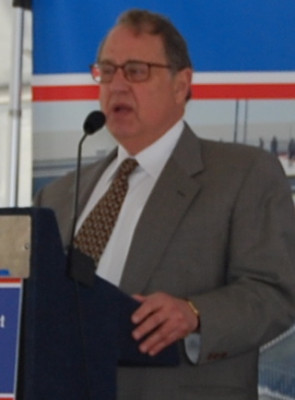 Jerry Reinsdorf profile Photo