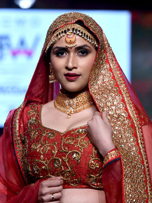 Mannara Chopra profile Photo