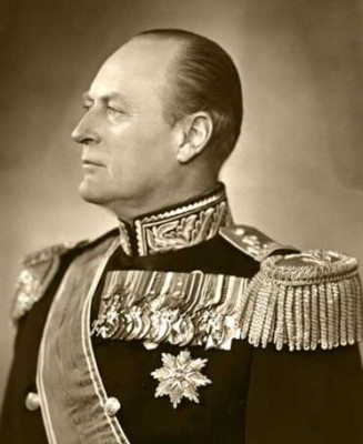Olav V profile Photo