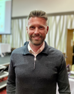 Rob Edwards (footballer, born 1982) profile Photo