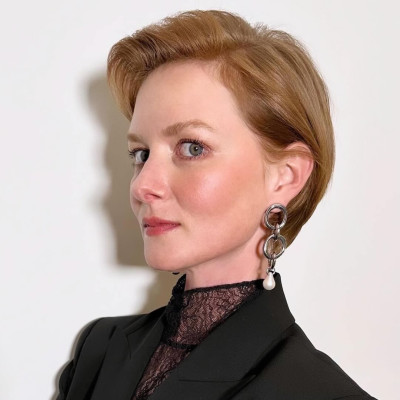 Wrenn Schmidt profile Photo