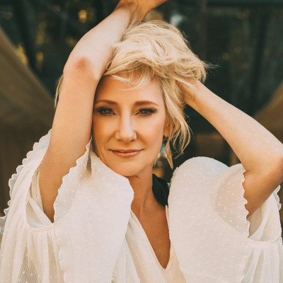 Anne Heche profile Photo