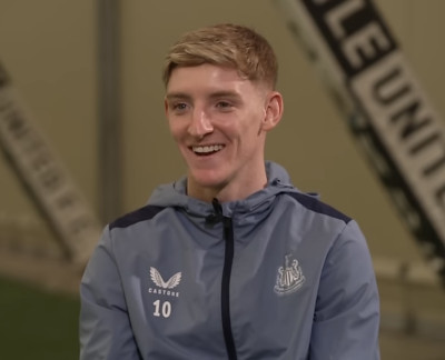 Anthony Gordon (footballer) profile Photo
