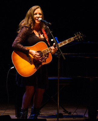 Carlene Carter profile Photo