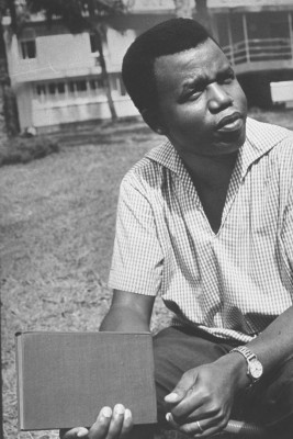 Chinua Achebe profile Photo