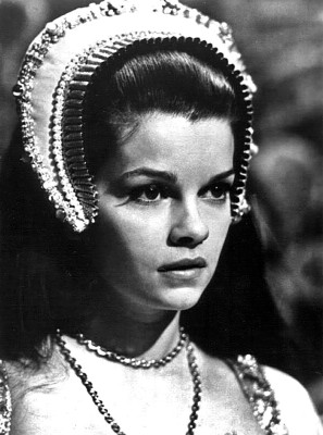 Geneviève Bujold profile Photo