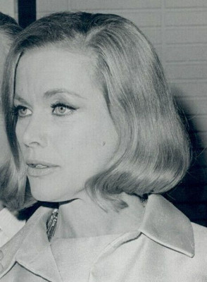 Honor Blackman profile Photo