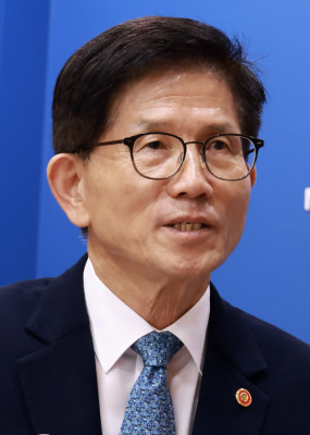 Kim Moon-soo (politician) profile Photo