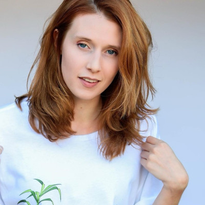 Nicholle Tom profile Photo