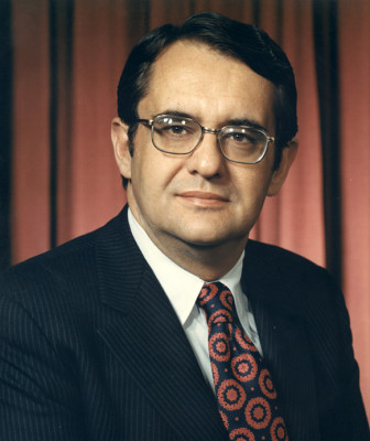 Peter G. Peterson profile Photo