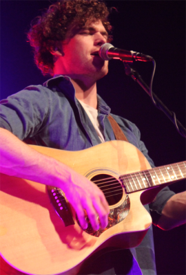 Vance Joy profile Photo