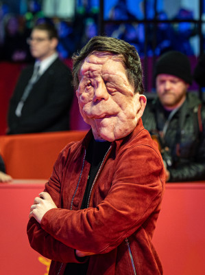 Adam Pearson (actor) profile Photo