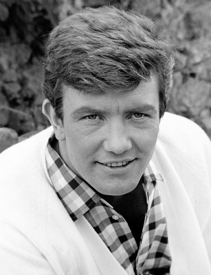 Albert Finney profile Photo