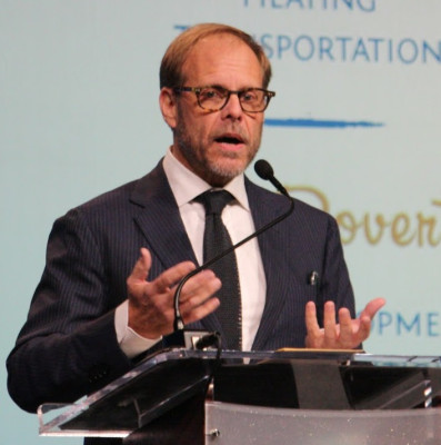 Alton Brown profile Photo