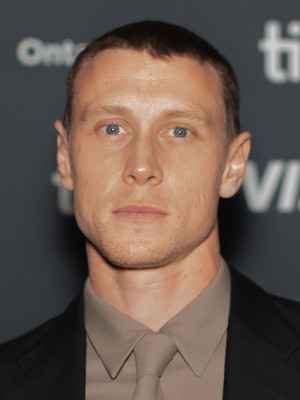 George MacKay (actor) profile Photo