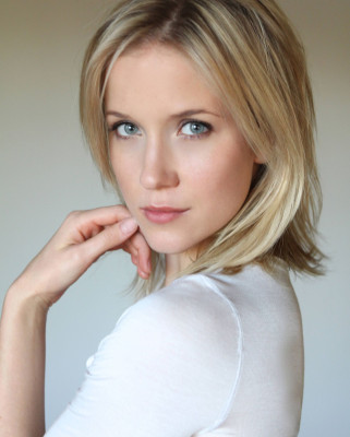 Jessy Schram profile Photo