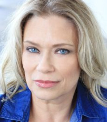 Lar Park Lincoln profile Photo