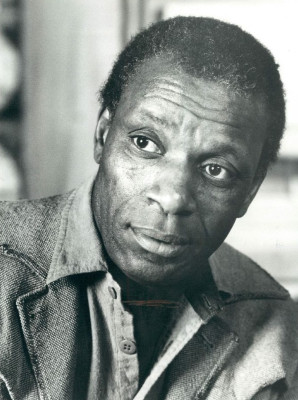 Moses Gunn profile Photo