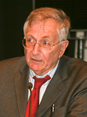 Seymour Hersh profile Photo