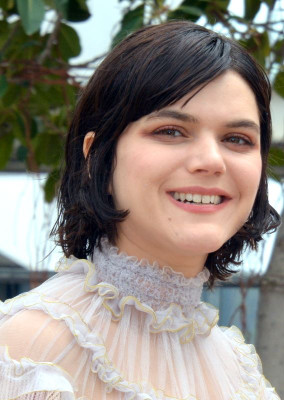 Soko (singer) profile Photo