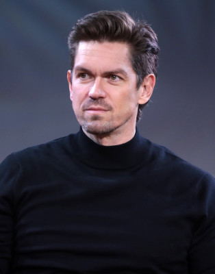 Steve Howey (actor) profile Photo