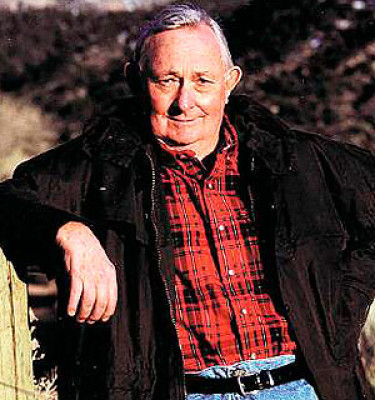 Tony Hillerman profile Photo