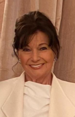 Amalija Knavs profile Photo