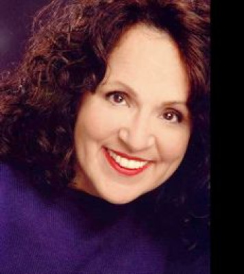 Carol Ann Susi profile Photo