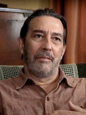 Ciarán Hinds profile Photo