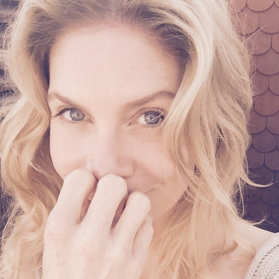 Elizabeth Mitchell profile Photo