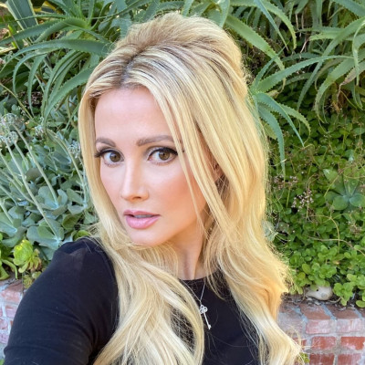 Holly Madison profile Photo