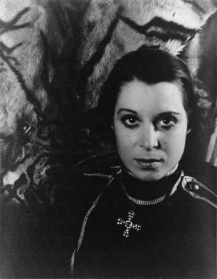 Kitty Carlisle profile Photo