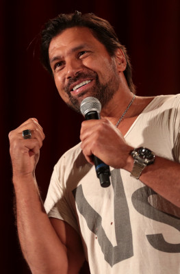 Manu Bennett profile Photo