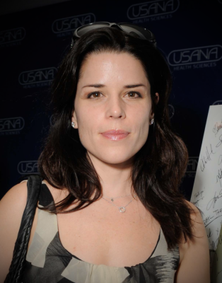 Neve Campbell profile Photo