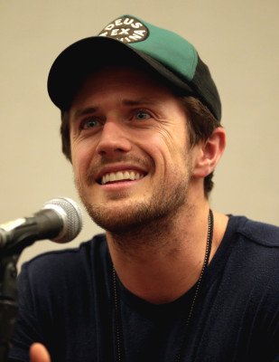 Pierce Brown profile Photo