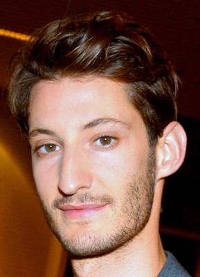 Pierre Niney profile Photo
