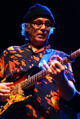 Ry Cooder profile Photo
