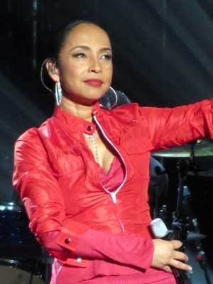 Sade (singer) profile Photo